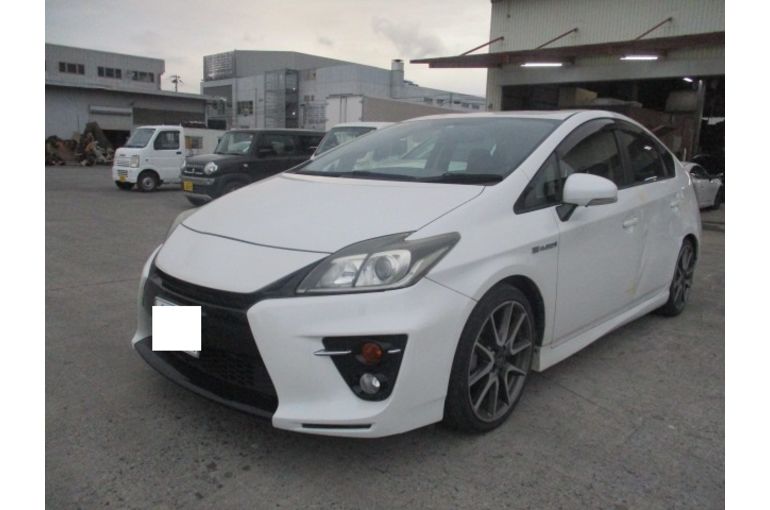 トヨタ プリウス ZVW30 左側面の修理